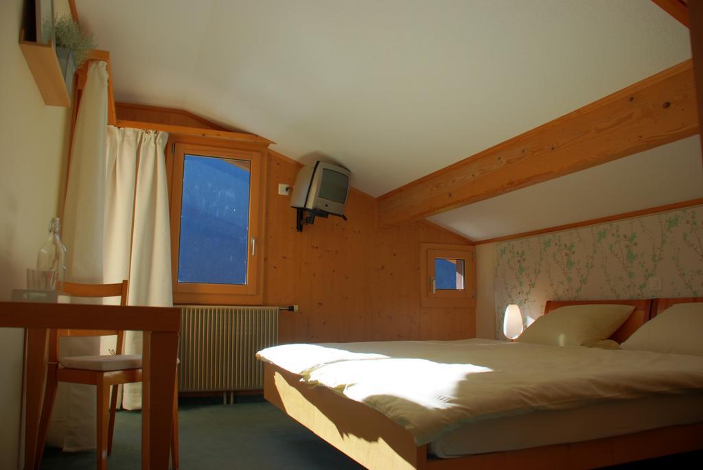 Hotel Garni Hostatt 3*